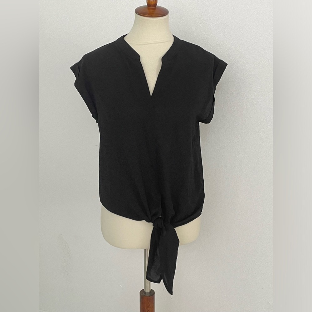 PAPERMOON 🌙 Black 🌙 Front Tie Shirt 🌙 Size Small